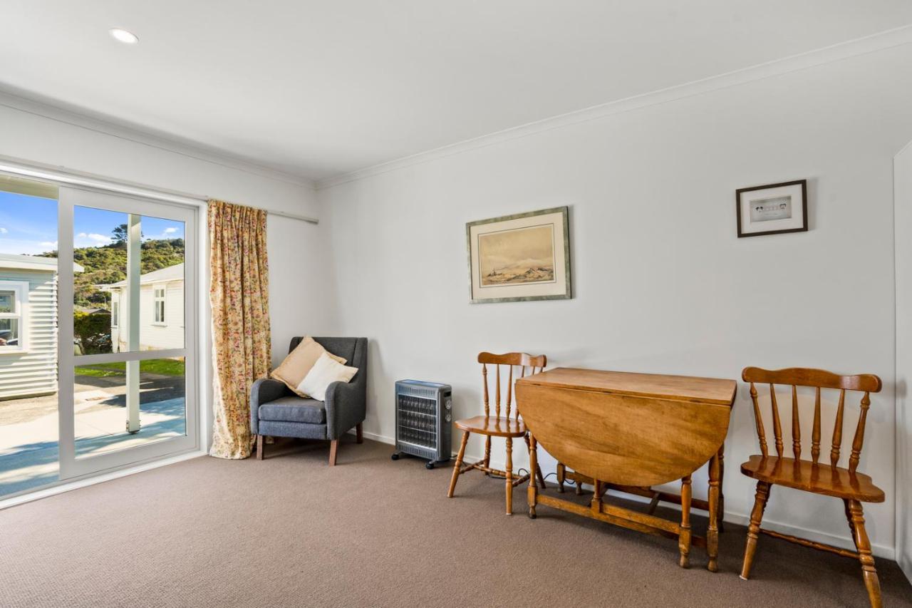 Karori Kabin - Karori Holiday Home Уелингтън Екстериор снимка